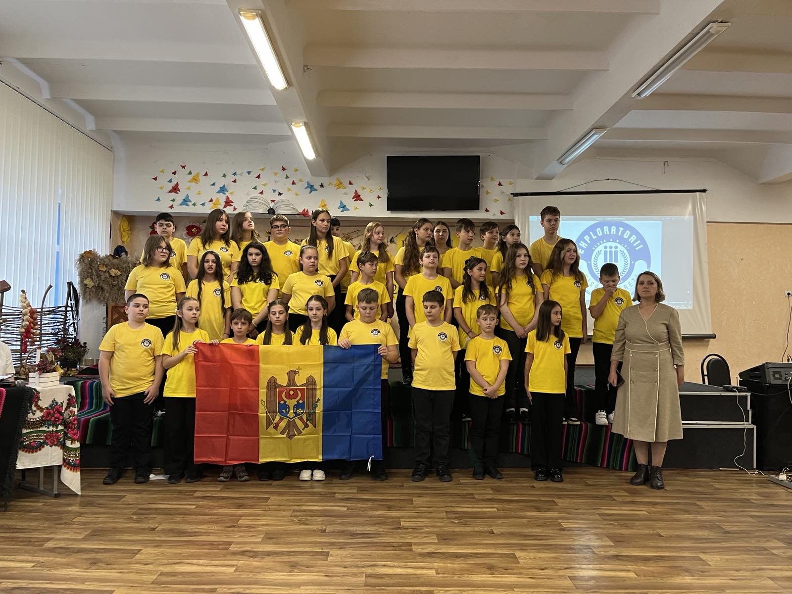 Balul bobocilor  Clasa V-a